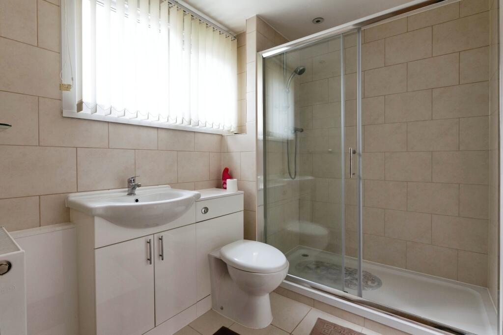 3 bed End of Terrace