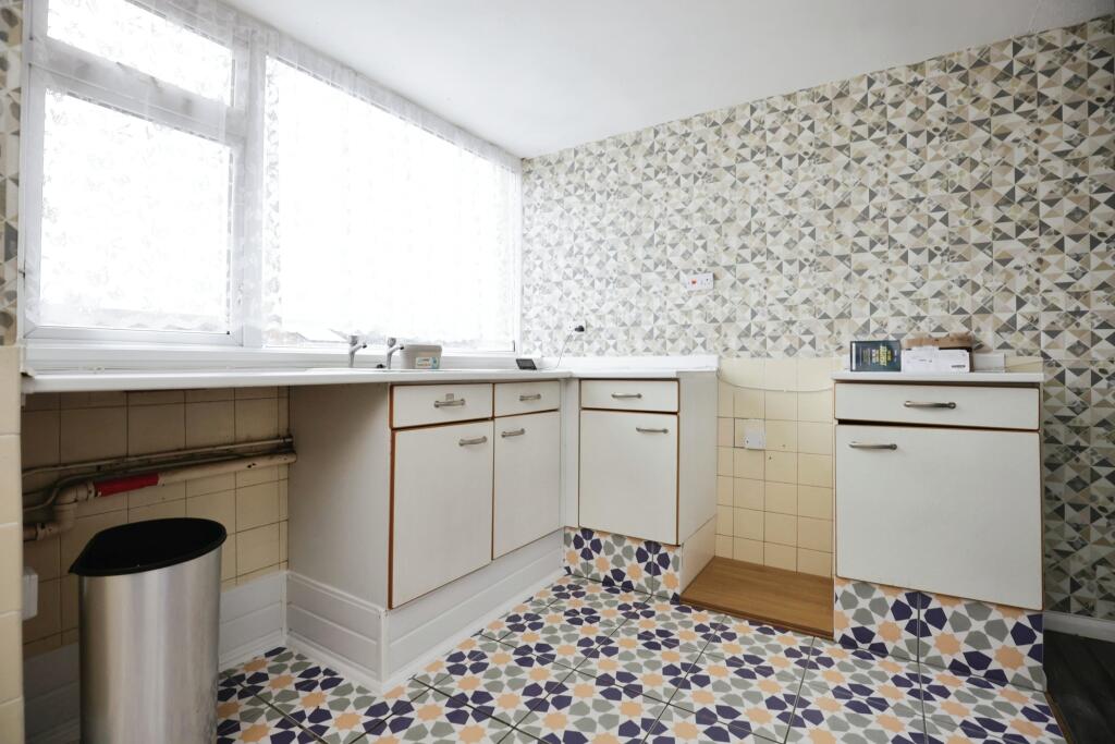 3 bed Maisonette