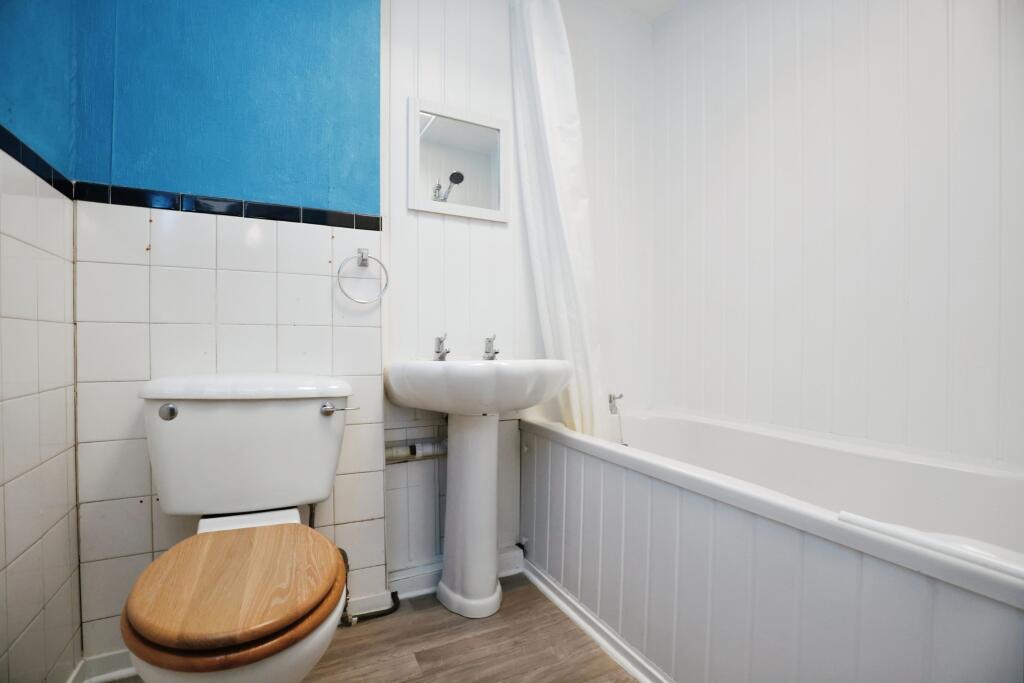 3 bed Maisonette