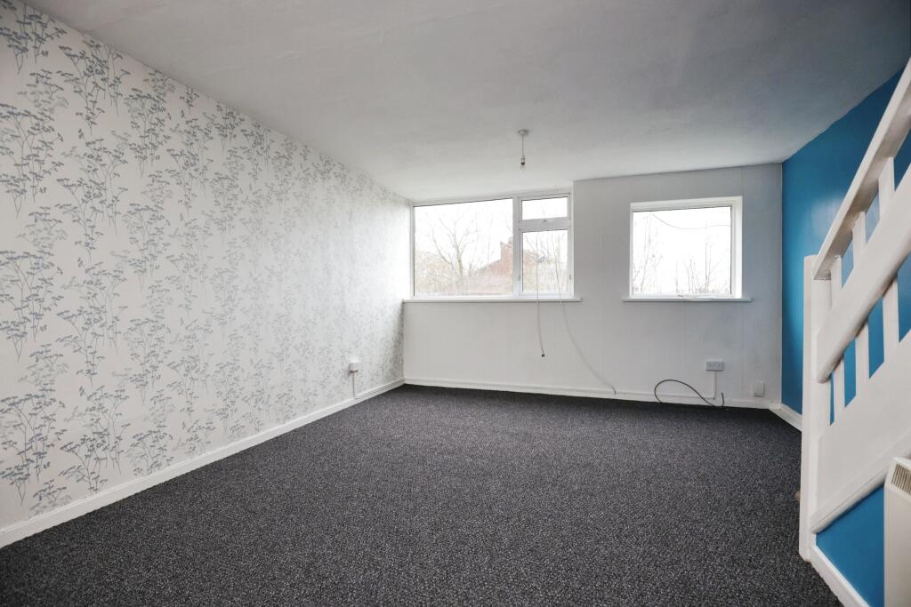 3 bed Maisonette