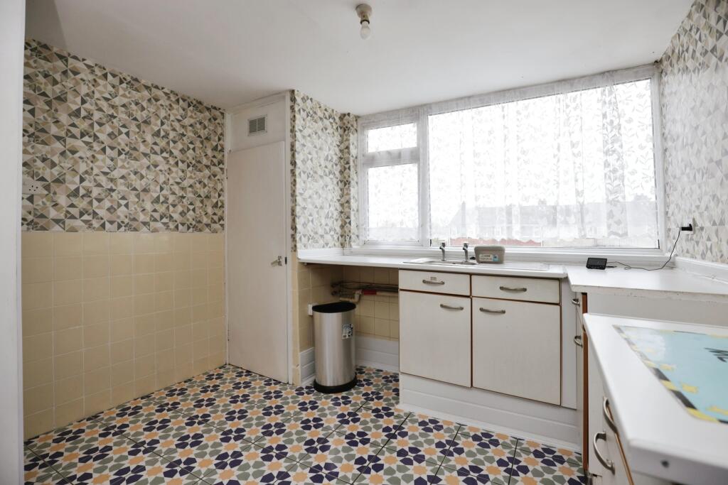 3 bed Maisonette