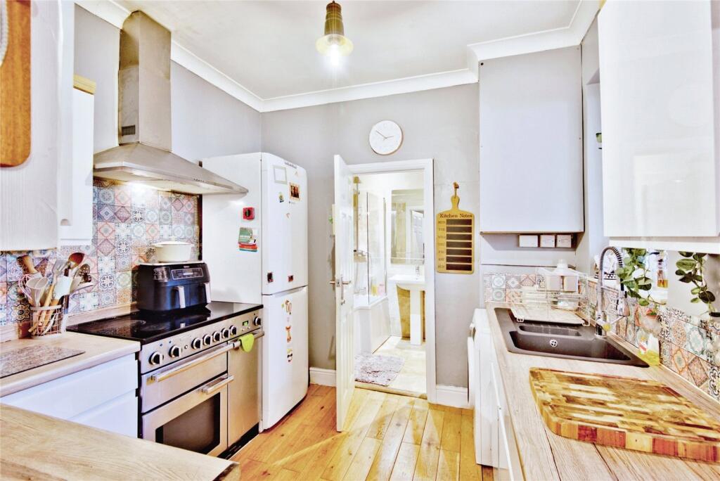 4 bed Terraced