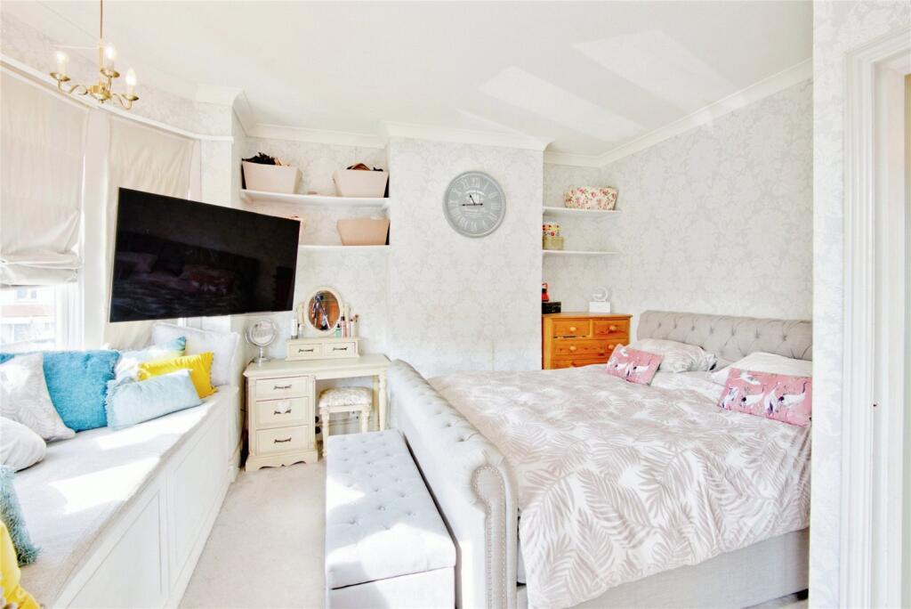 4 bed Terraced