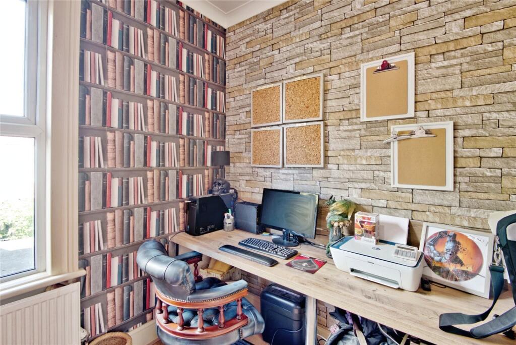 4 bed Terraced