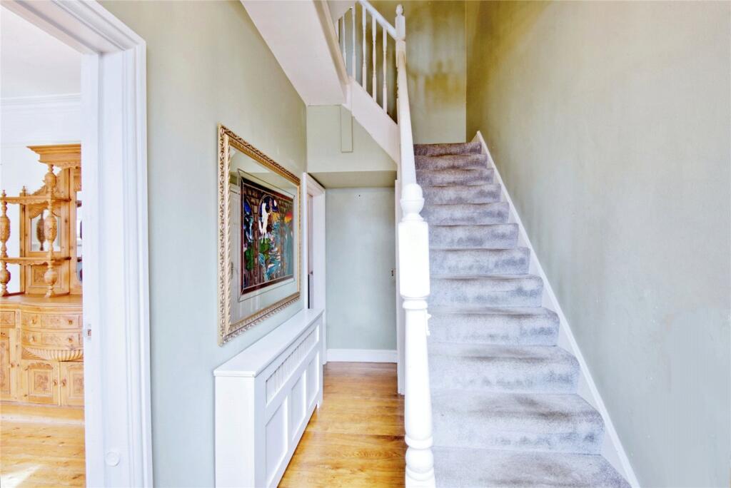 4 bed Terraced