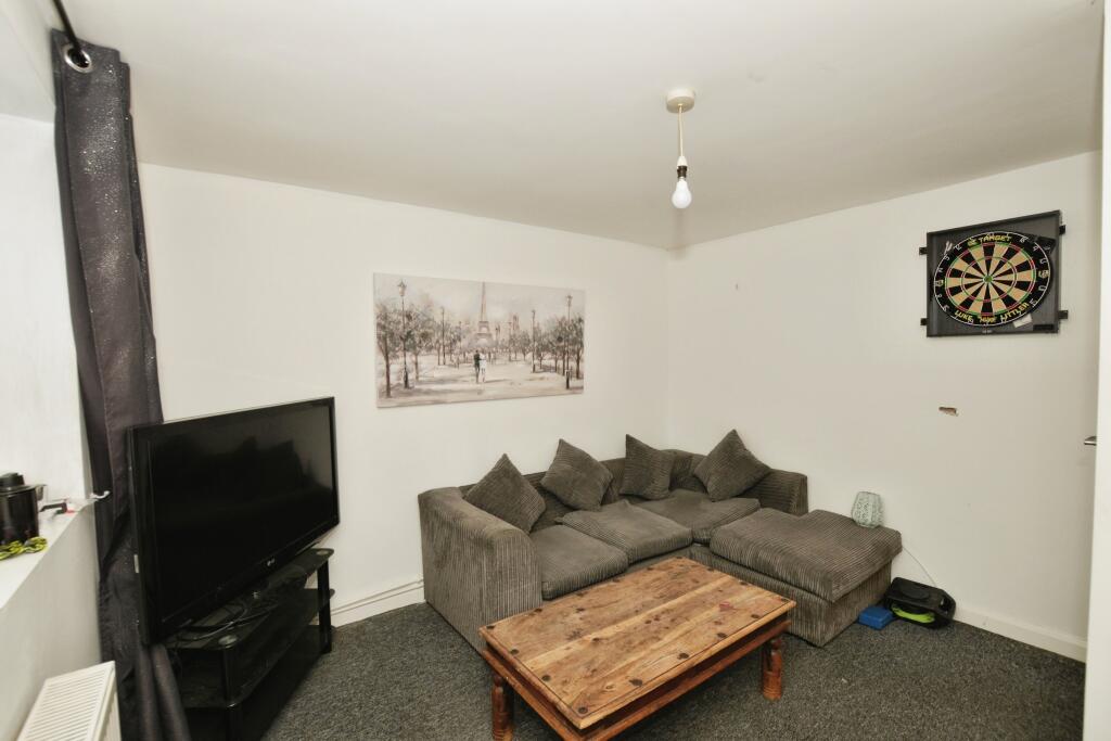 2 bed End of Terrace