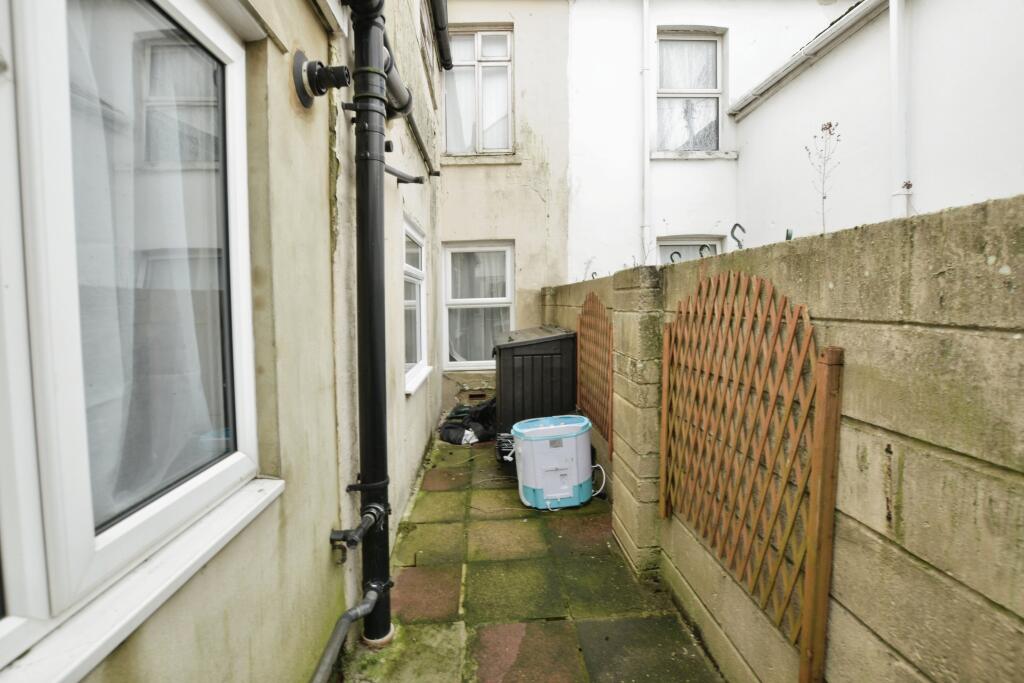 2 bed End of Terrace