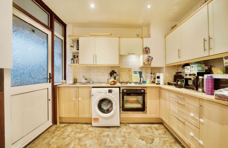 2 bed Maisonette