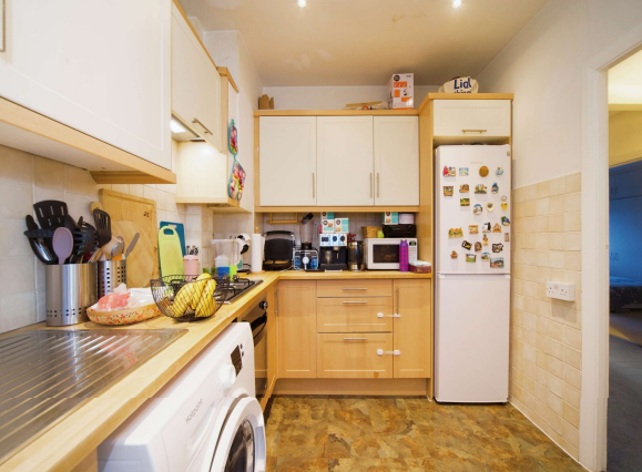2 bed Maisonette