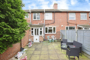 2 bed House