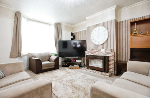 2 bed House
