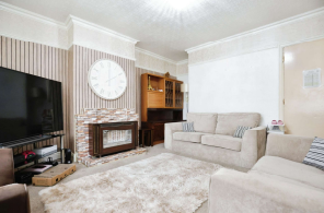 2 bed House