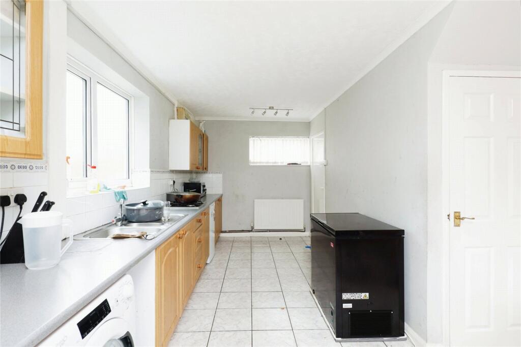 3 bed End of Terrace