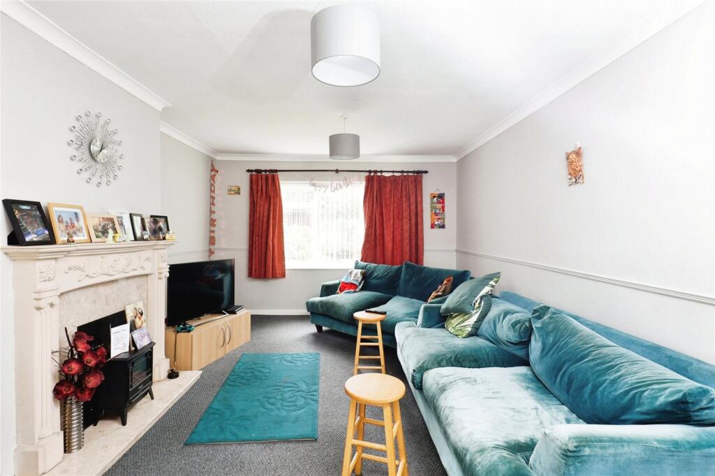 3 bed End of Terrace