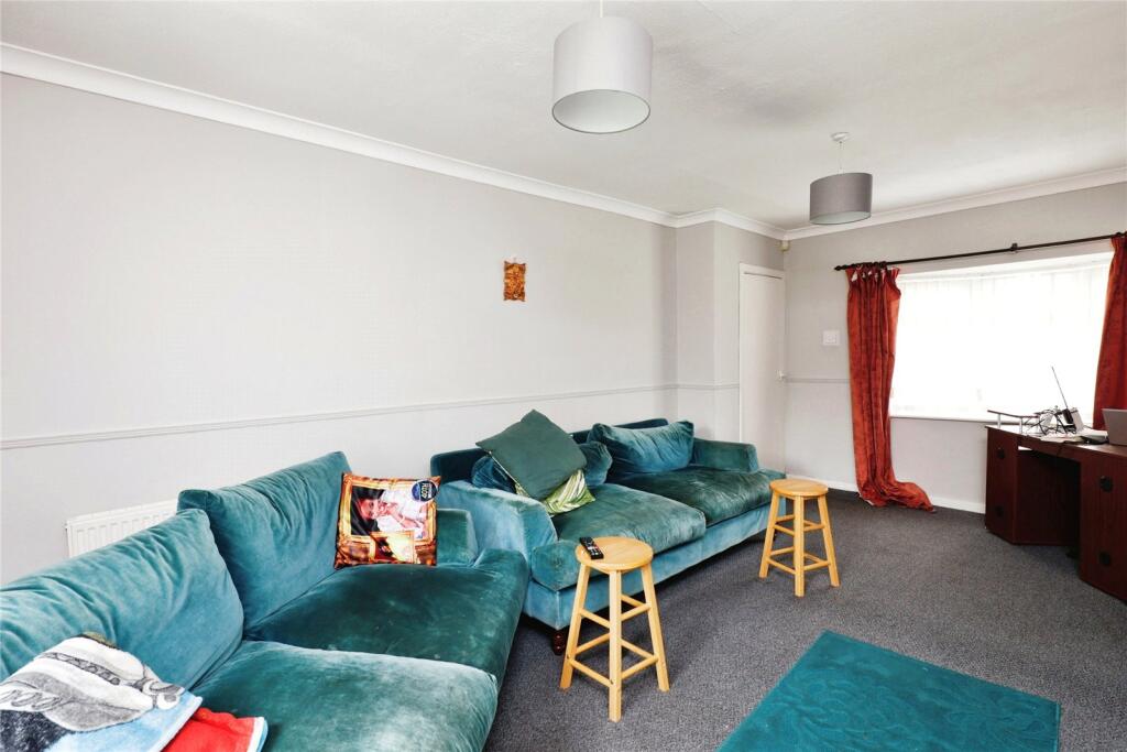 3 bed End of Terrace
