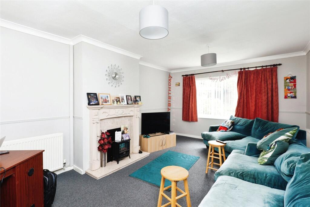 3 bed End of Terrace