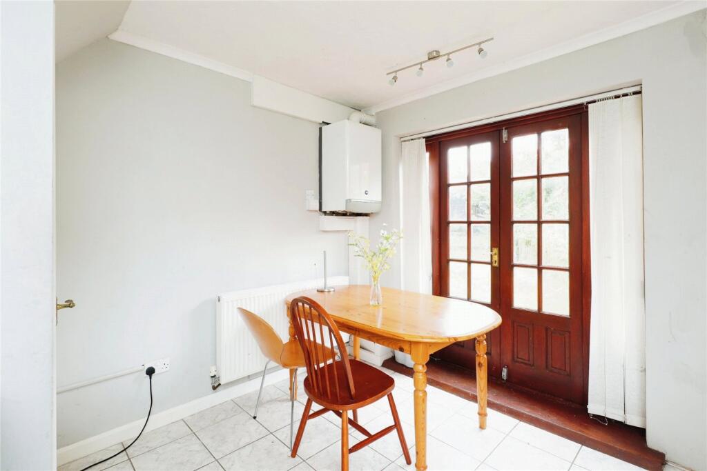 3 bed End of Terrace