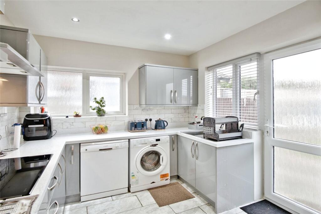 2 bed Detached Bungalow