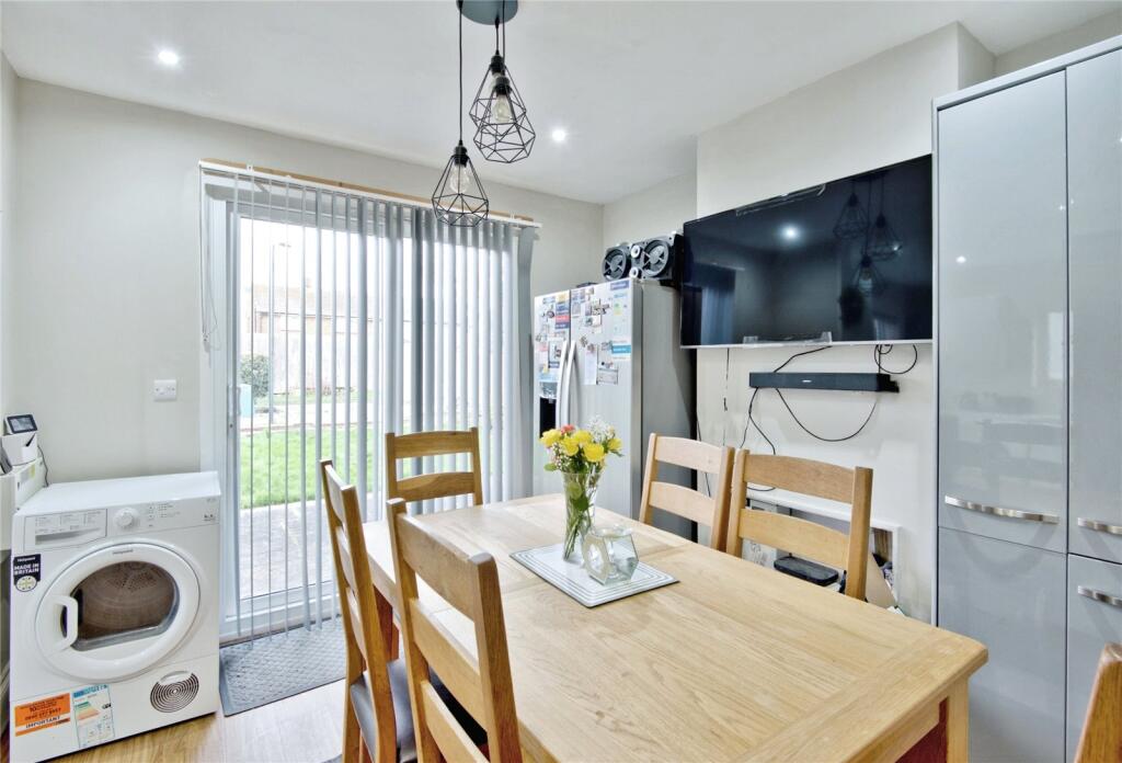 2 bed Detached Bungalow