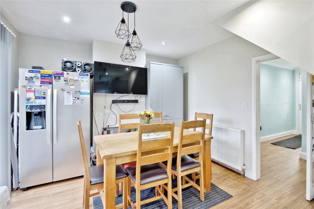 2 bed Detached Bungalow