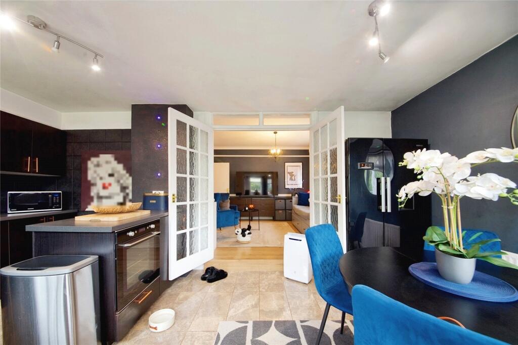 1 bed Ground Flat