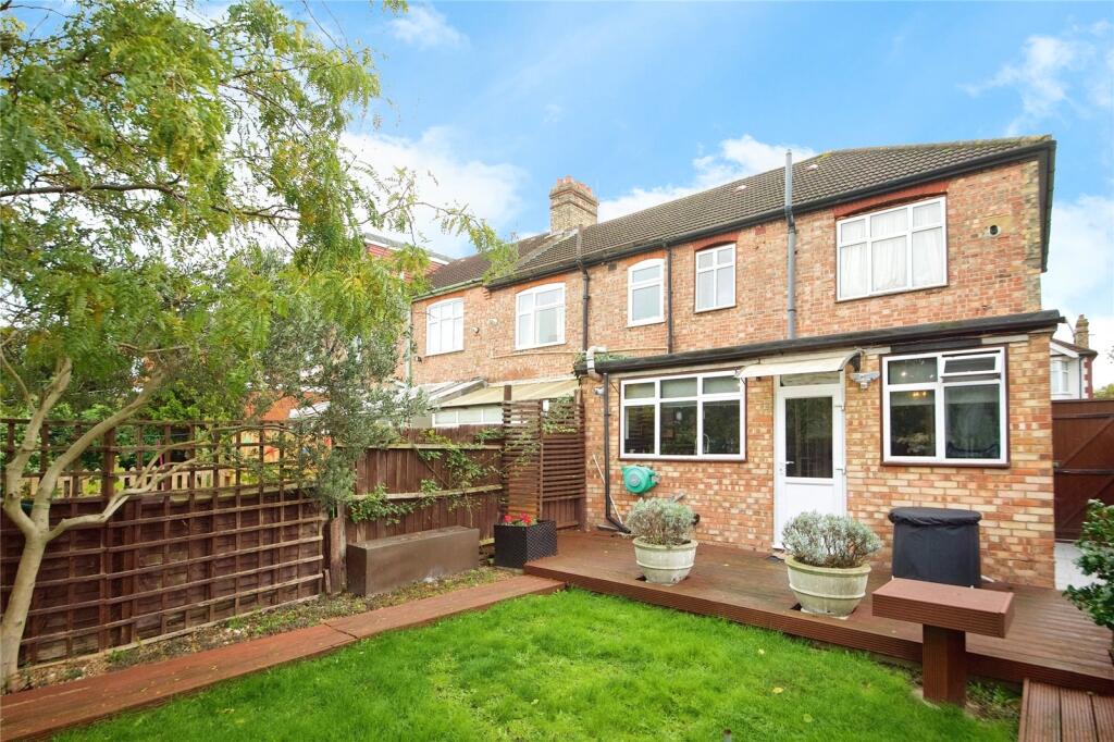 1 bed Ground Flat