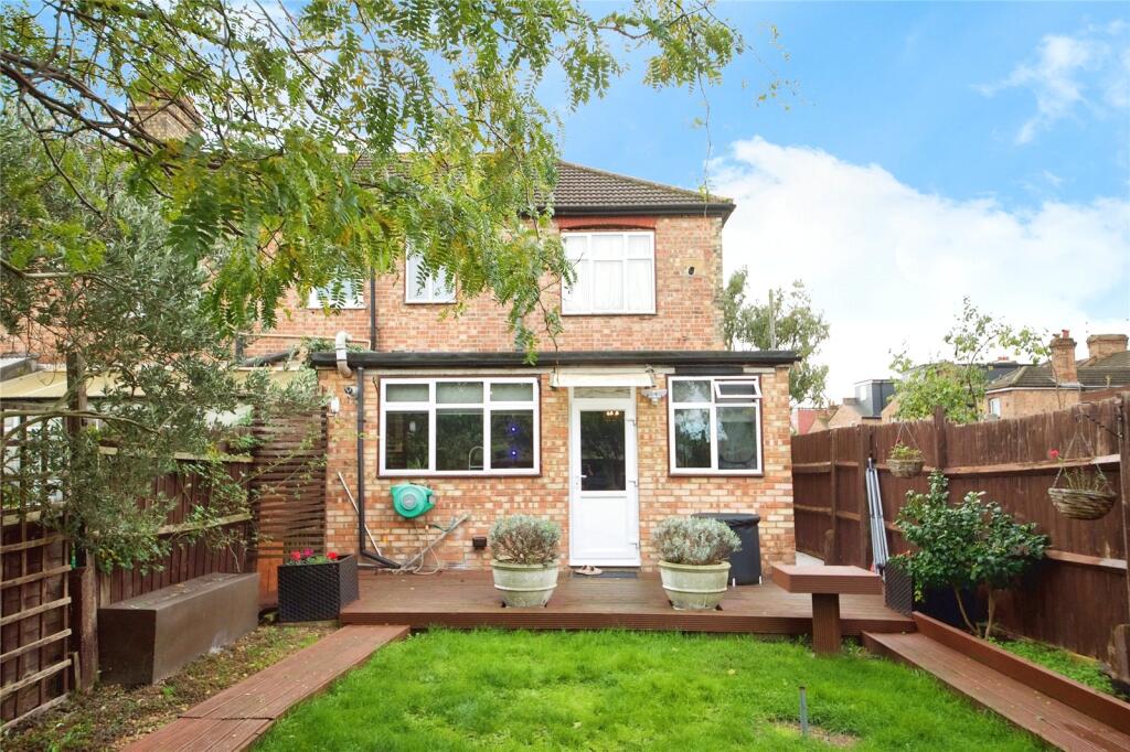 1 bed Ground Flat