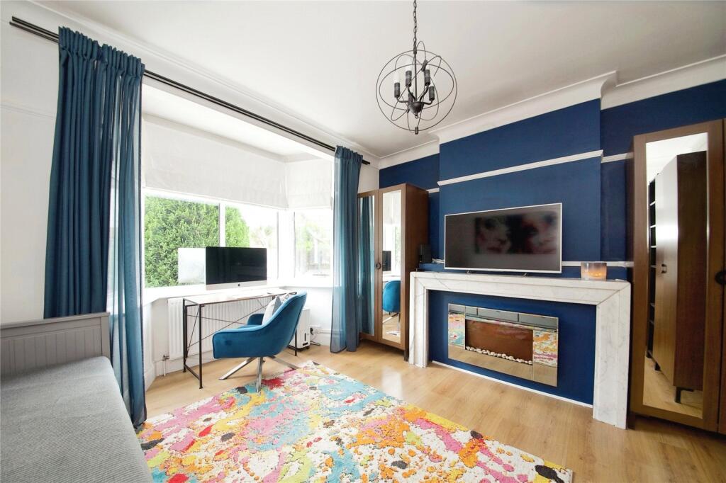 1 bed Ground Flat