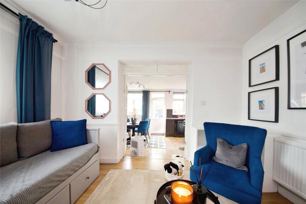 1 bed Ground Flat