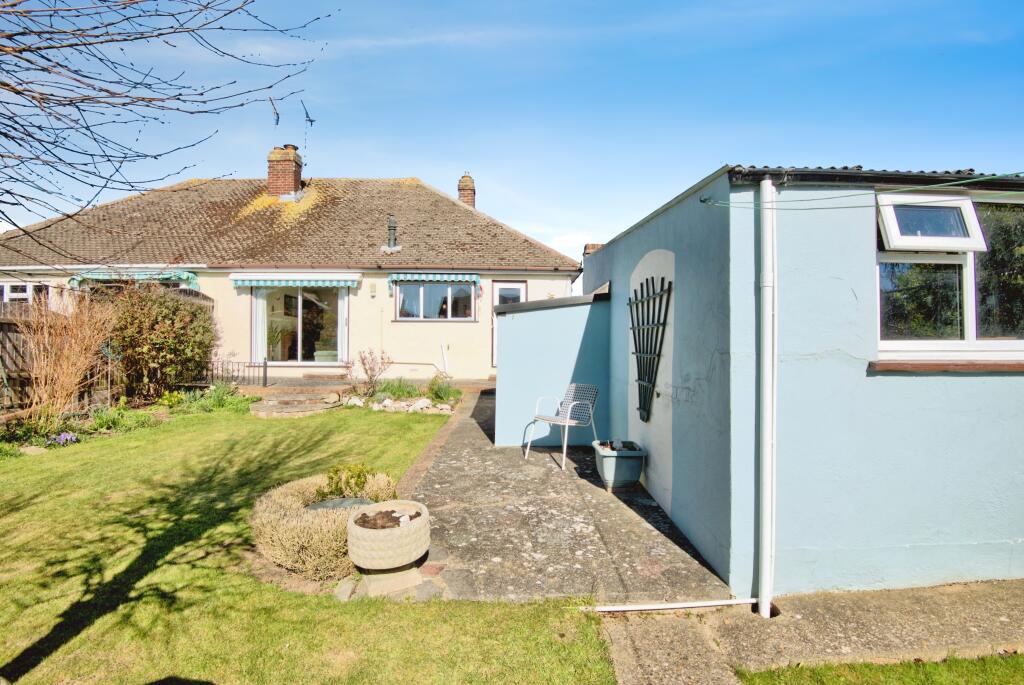 3 bed Semi-Detached Bungalow