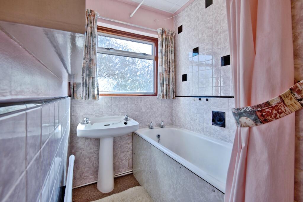 3 bed Semi-Detached Bungalow