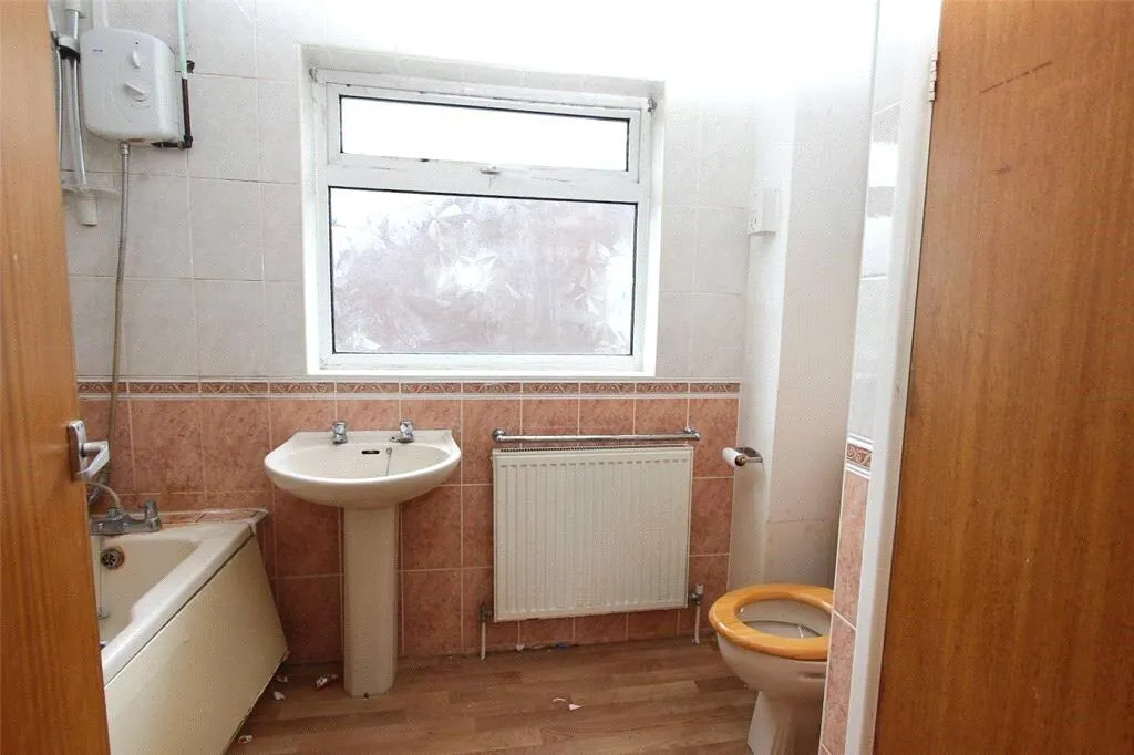 4 bed Detached