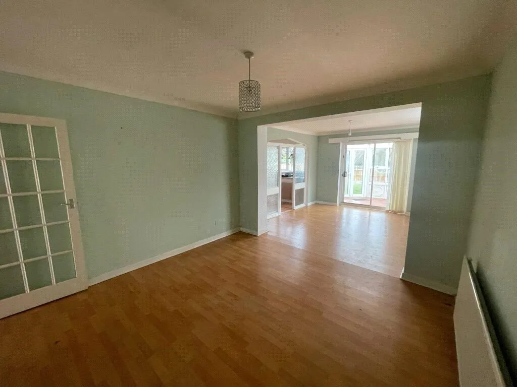4 bed Detached