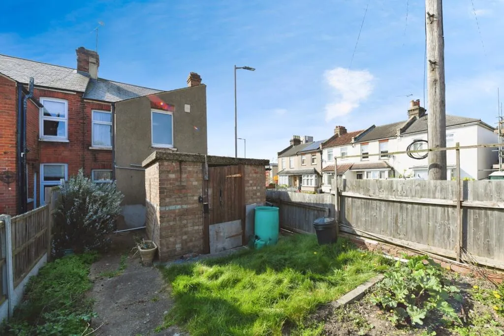 2 bed End of Terrace