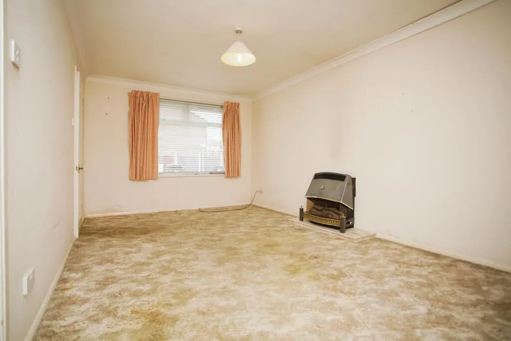 2 bed Detached