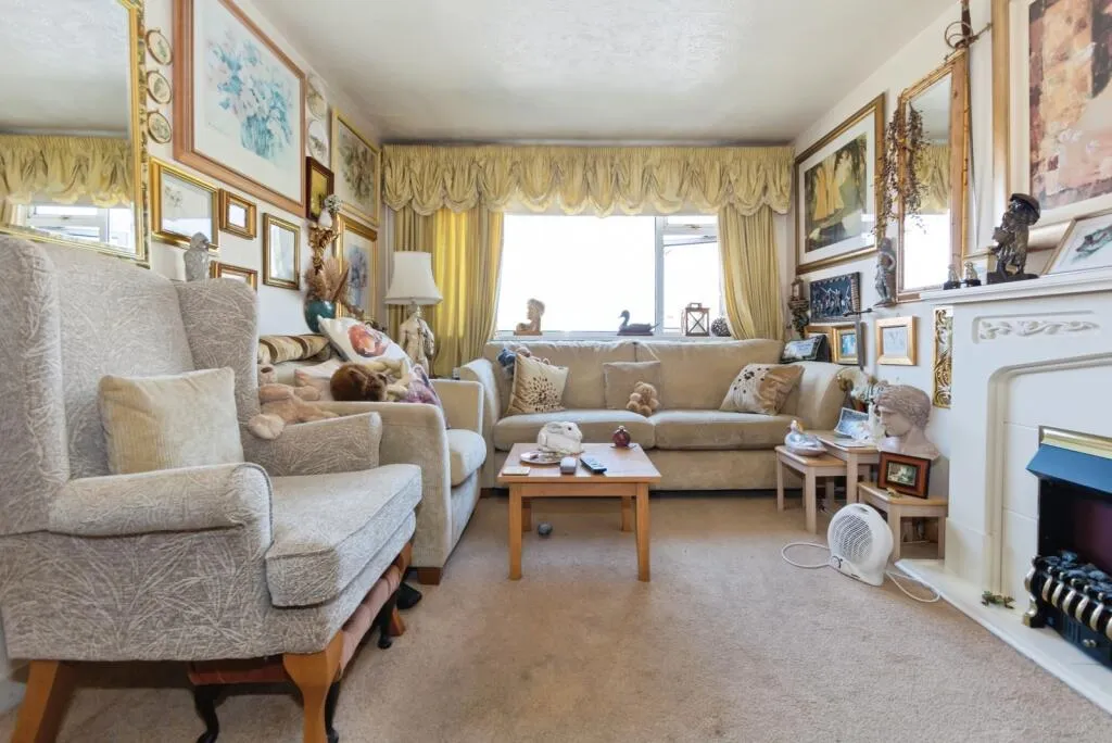 2 bed Maisonette