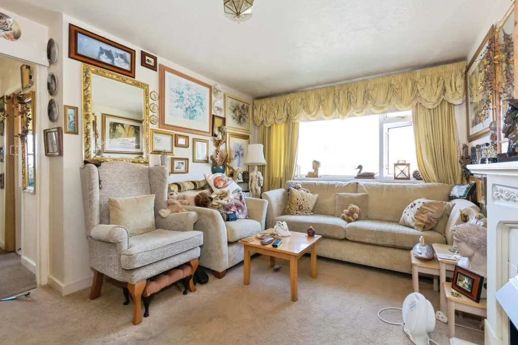 2 bed Maisonette