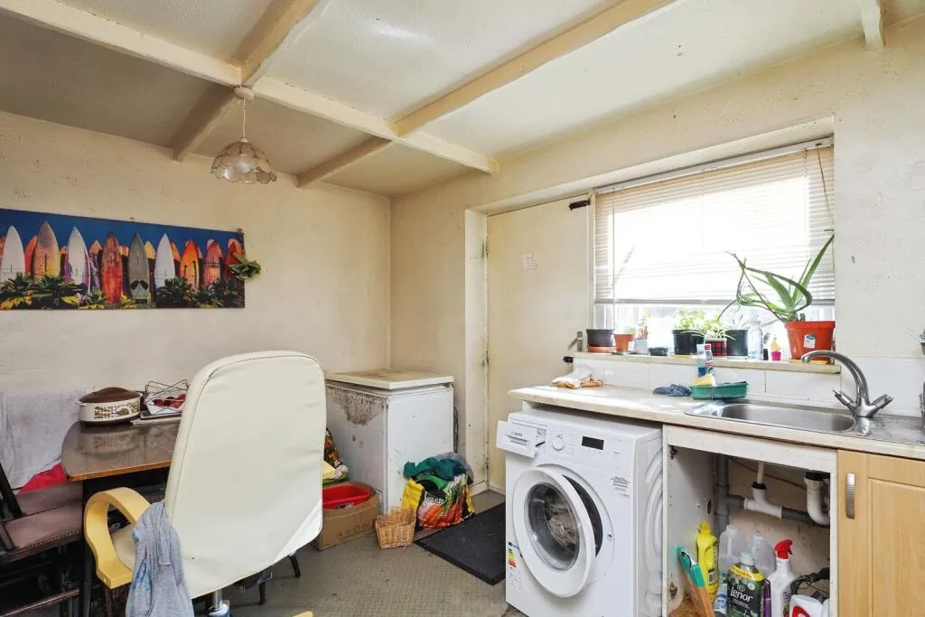 3 bed End of Terrace