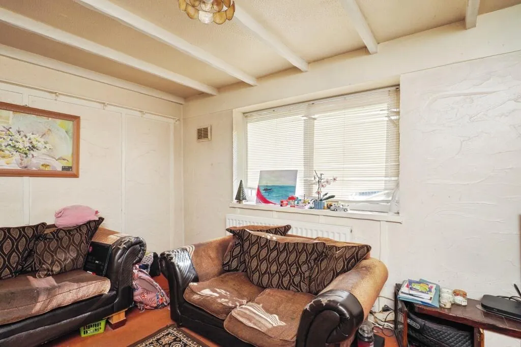 3 bed End of Terrace