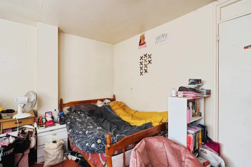 3 bed End of Terrace