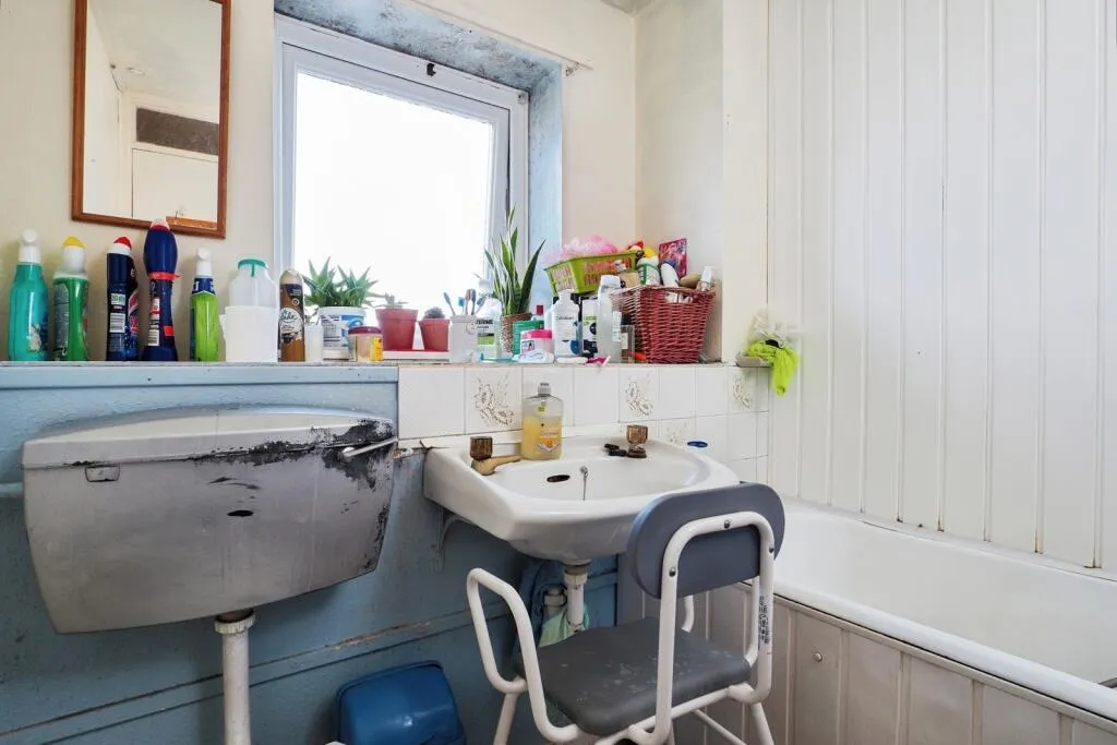 3 bed End of Terrace