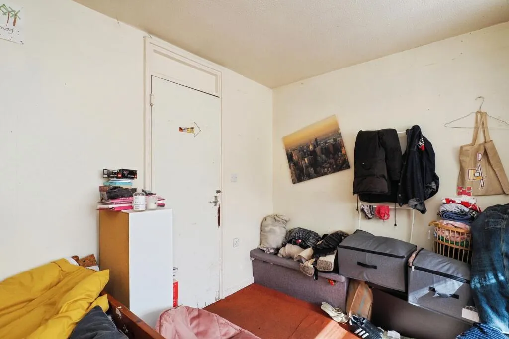 3 bed End of Terrace
