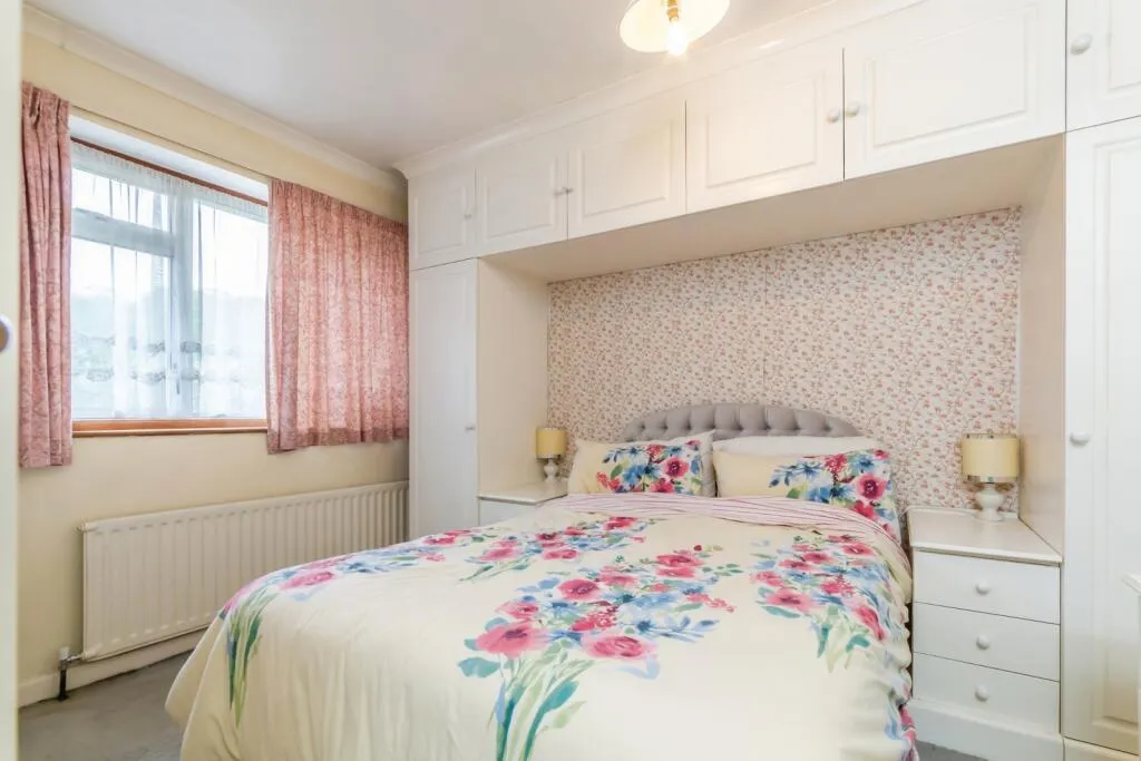4 bed Semi-Detached