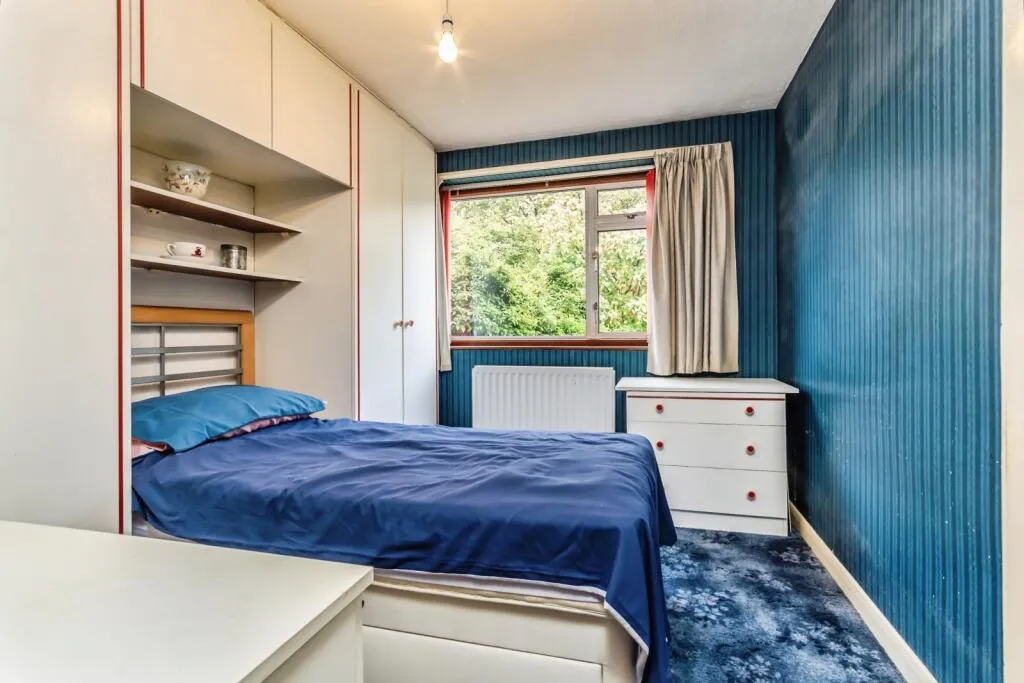 4 bed Semi-Detached