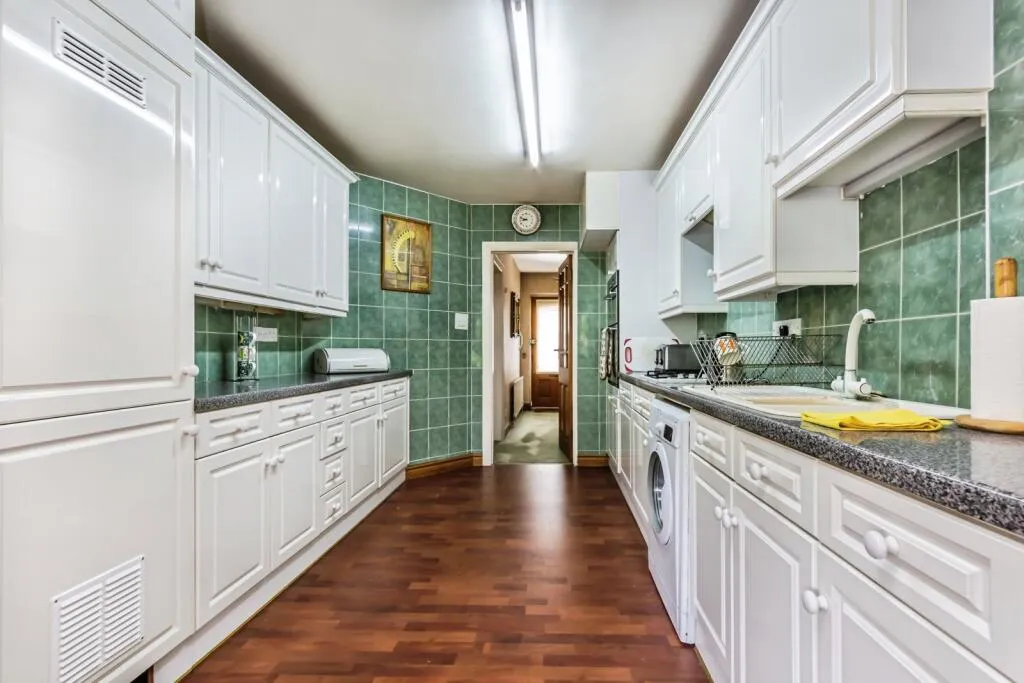 4 bed Semi-Detached