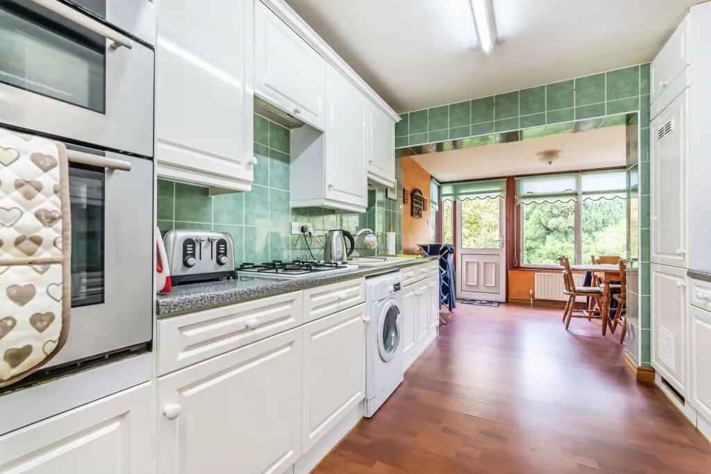 4 bed Semi-Detached