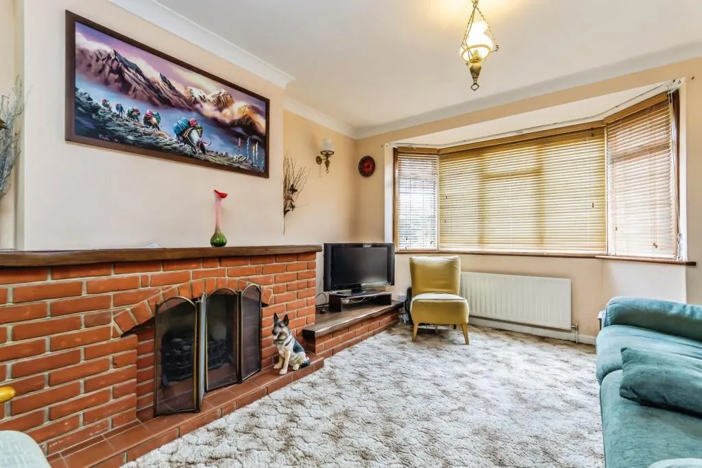 4 bed Semi-Detached
