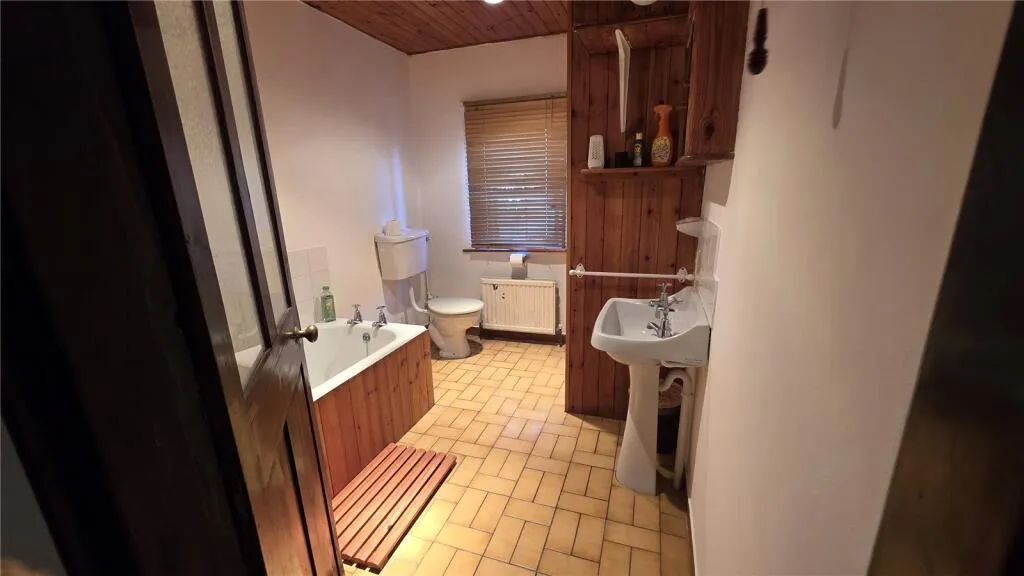 3 bed End of Terrace