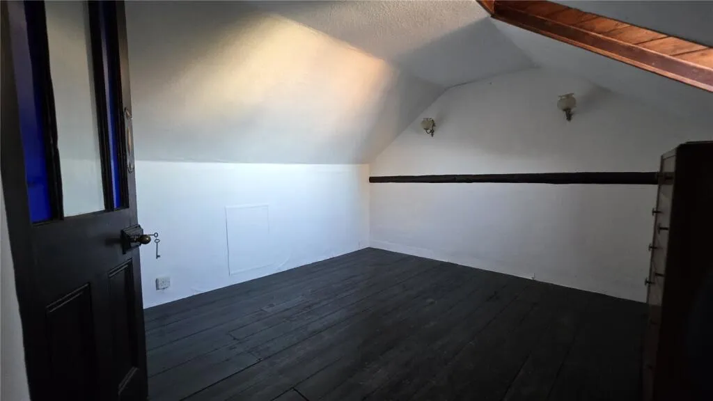 3 bed End of Terrace