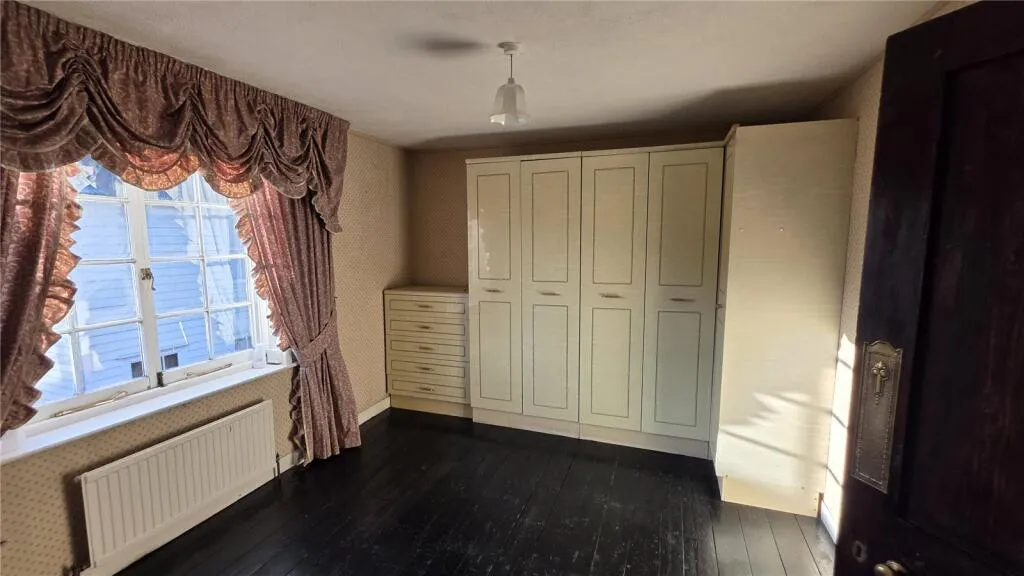 3 bed End of Terrace